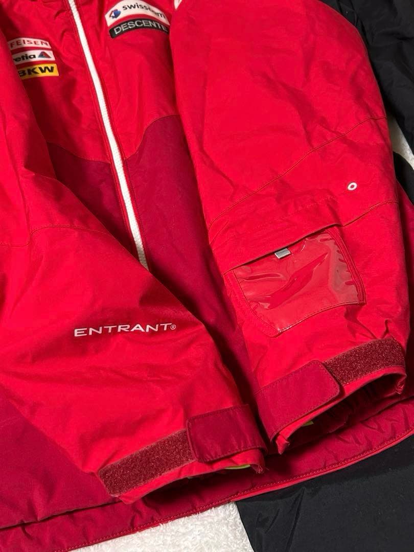 DESCENTE デサント　スキーウェア　男の子　スイスチームモデル　160