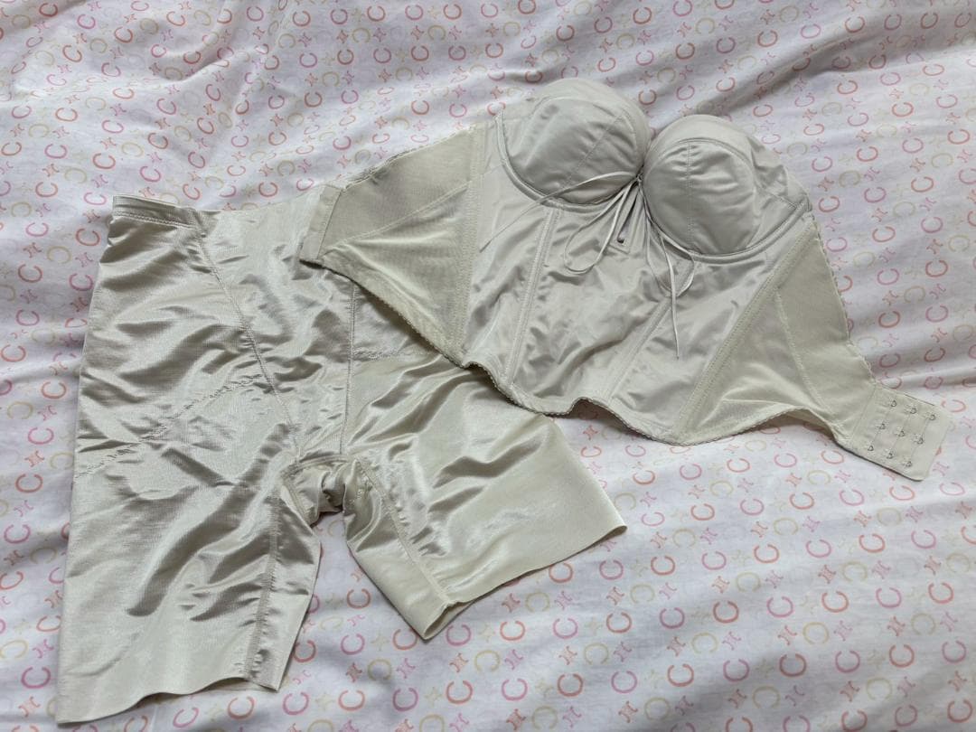 【値下げ】バックレスビスチェ【F70】　ガードル【M】　BRIDALBEAUTÉ