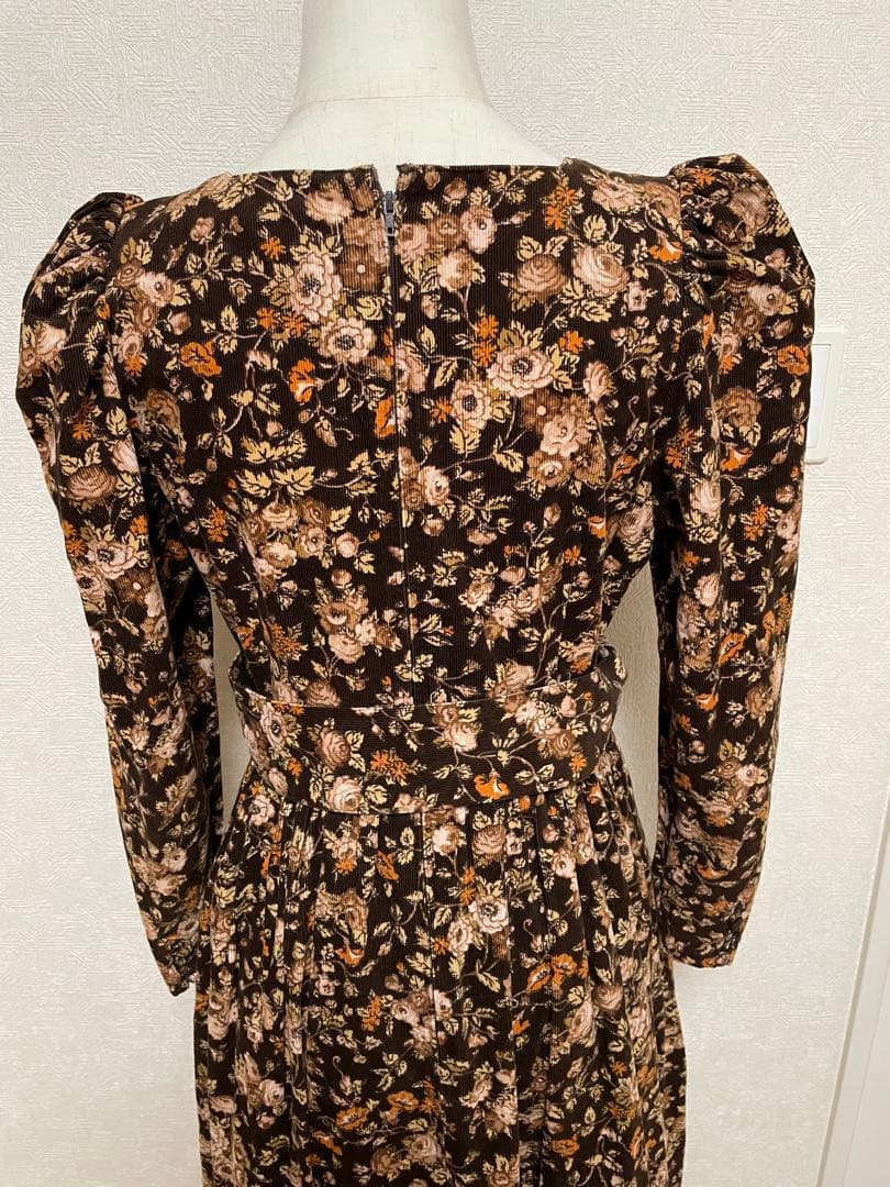 ローラアシュレイ 茶色コーデュロイワンピース