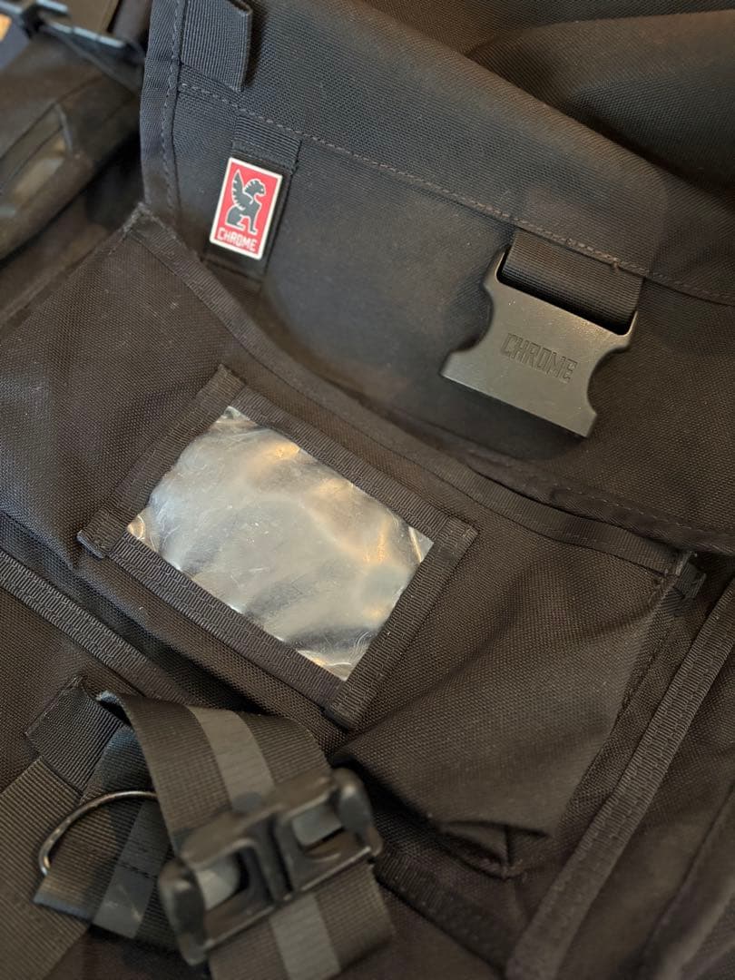 Chrome ブラック メッセンジャーバッグ ワルシャワ ミディアム