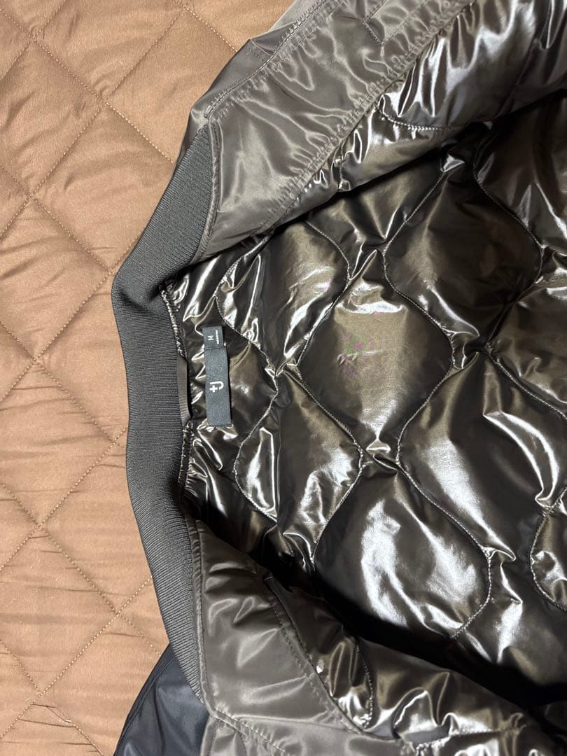 ハイブリッドダウンオーバーサイズMA－1 GLAYとBLACK２つMサイズ