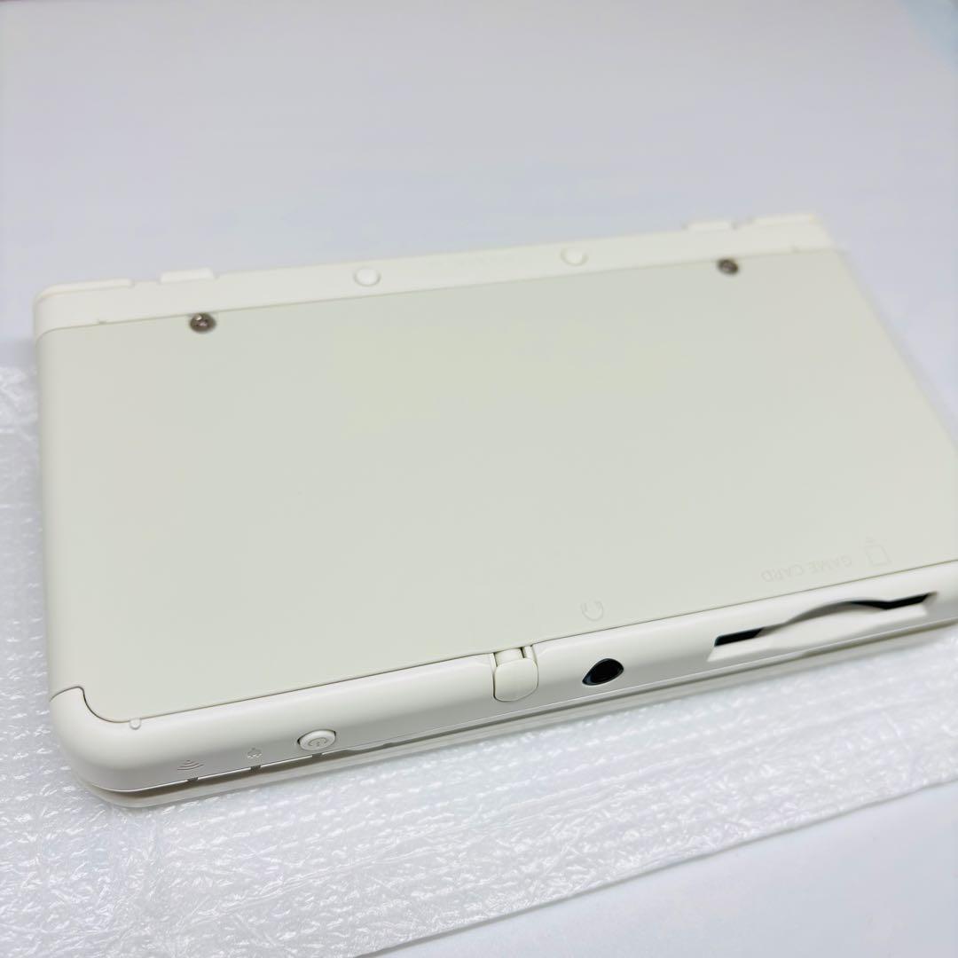 2454【ほぼ新品】Newニンテンドー3DS きせかえプレート ホワイト