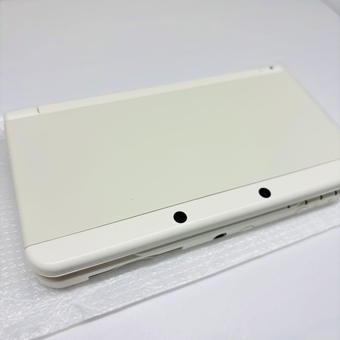 2454【ほぼ新品】Newニンテンドー3DS きせかえプレート ホワイト