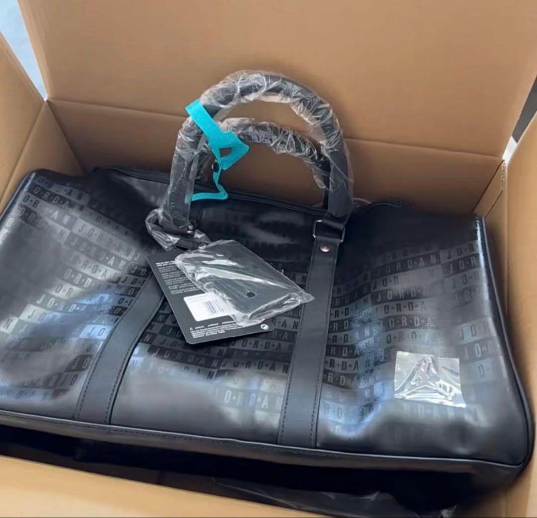 海外限定NIKE JORDAN 大容量キャリーバッグ HA6466-013