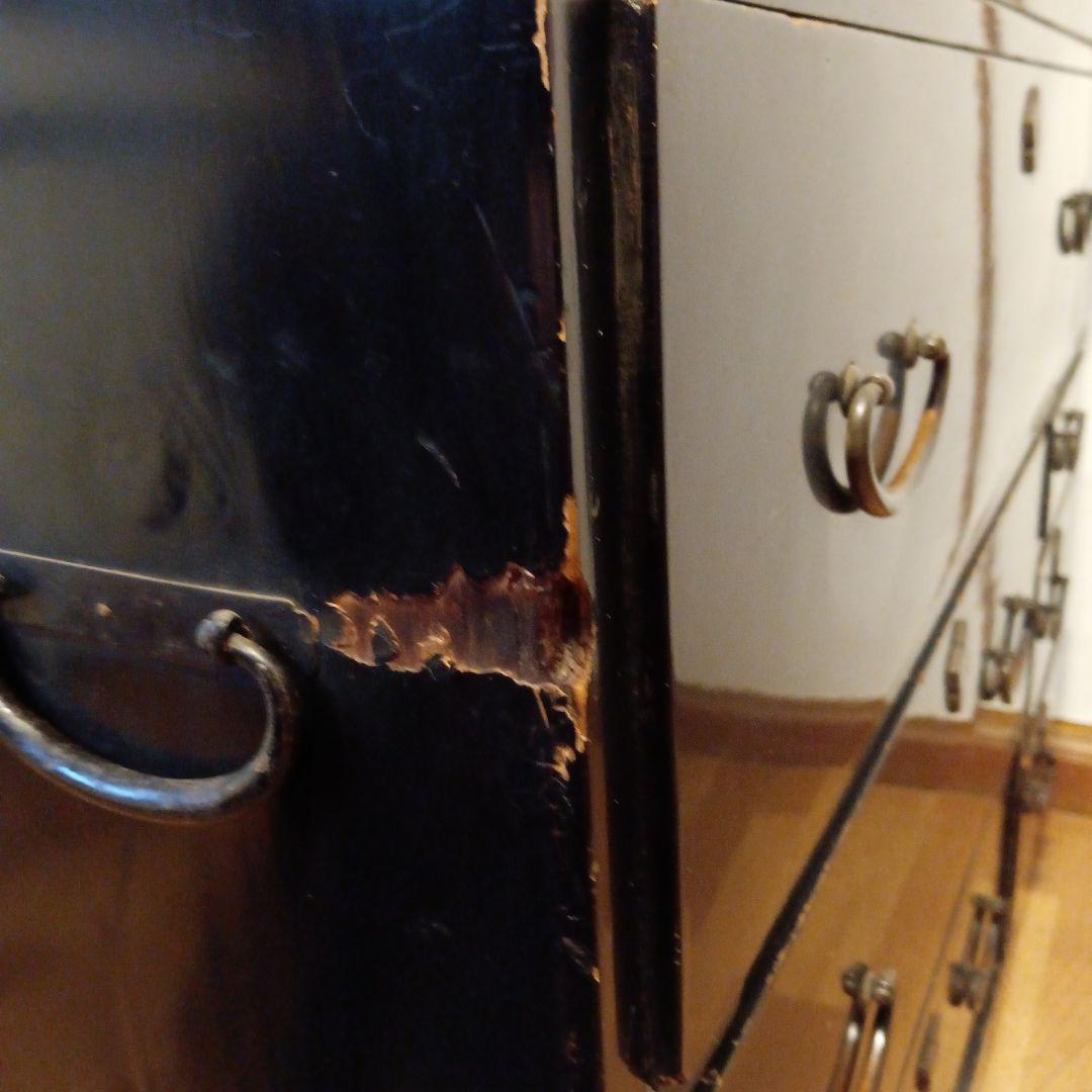 渋い箪笥です。