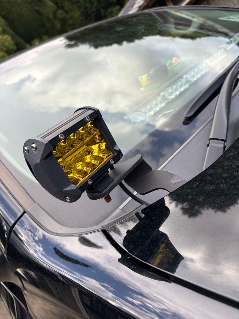 ランドクルーザープラド ボンネットライト