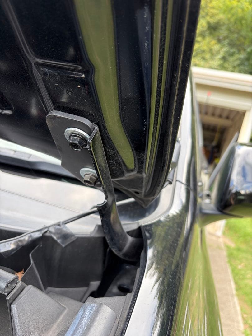 ランドクルーザープラド ボンネットライト