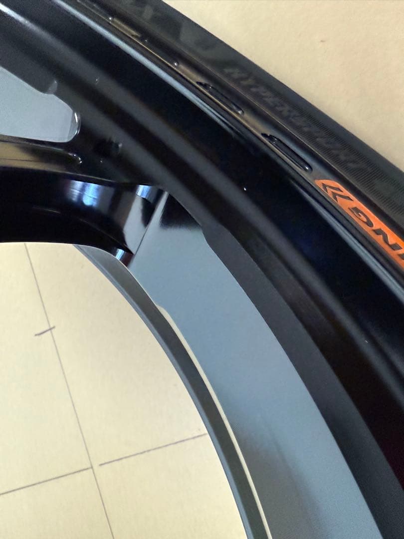 OZ Racing スポーツホイール & Bridgestone スリックタイヤ