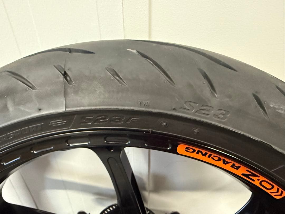 OZ Racing スポーツホイール & Bridgestone スリックタイヤ