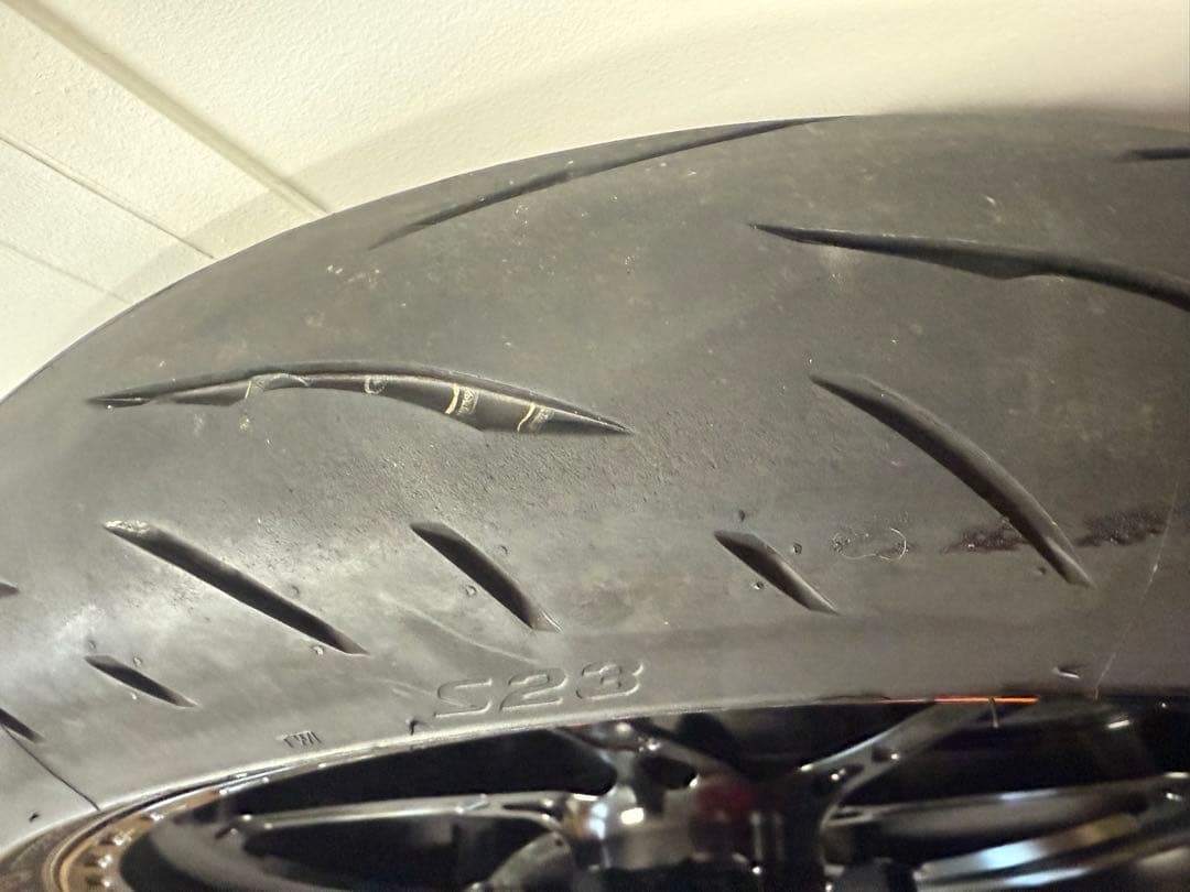 OZ Racing スポーツホイール & Bridgestone スリックタイヤ