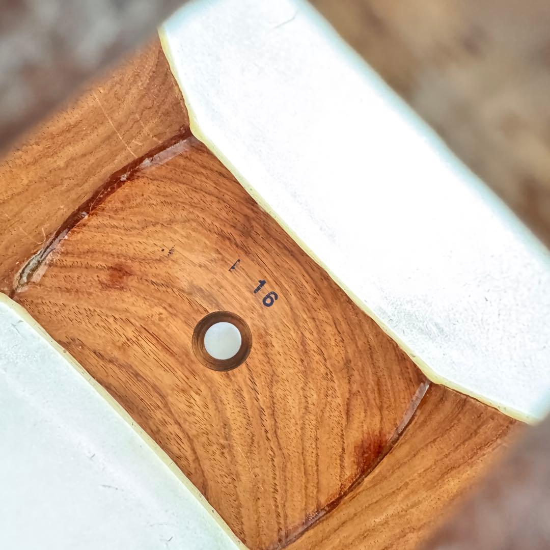 小唄三味線 紅木 中棹 正寸 五厘大胴丸打胴 ハードケース付 弦交換済 民謡