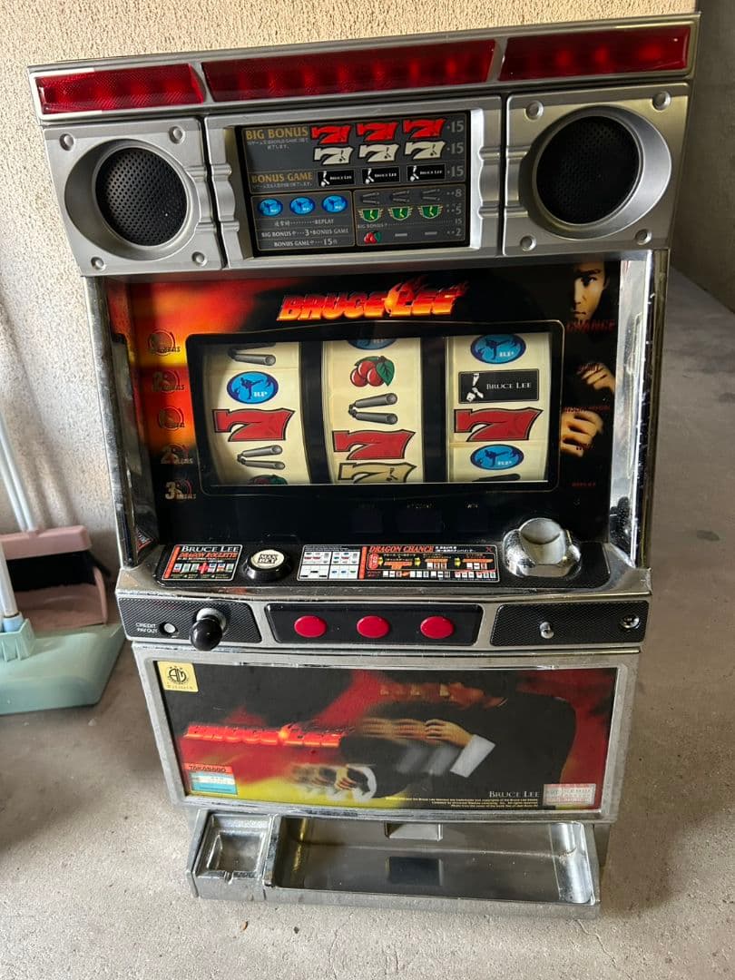 ド*ン様 高砂 ブルース・リーX 中古パチスロ実機　ジャンク　引き取り限定！