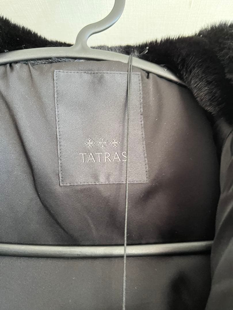 新品未使用♡TATRAS YUMOLAフード付きフェイクファーブルゾン