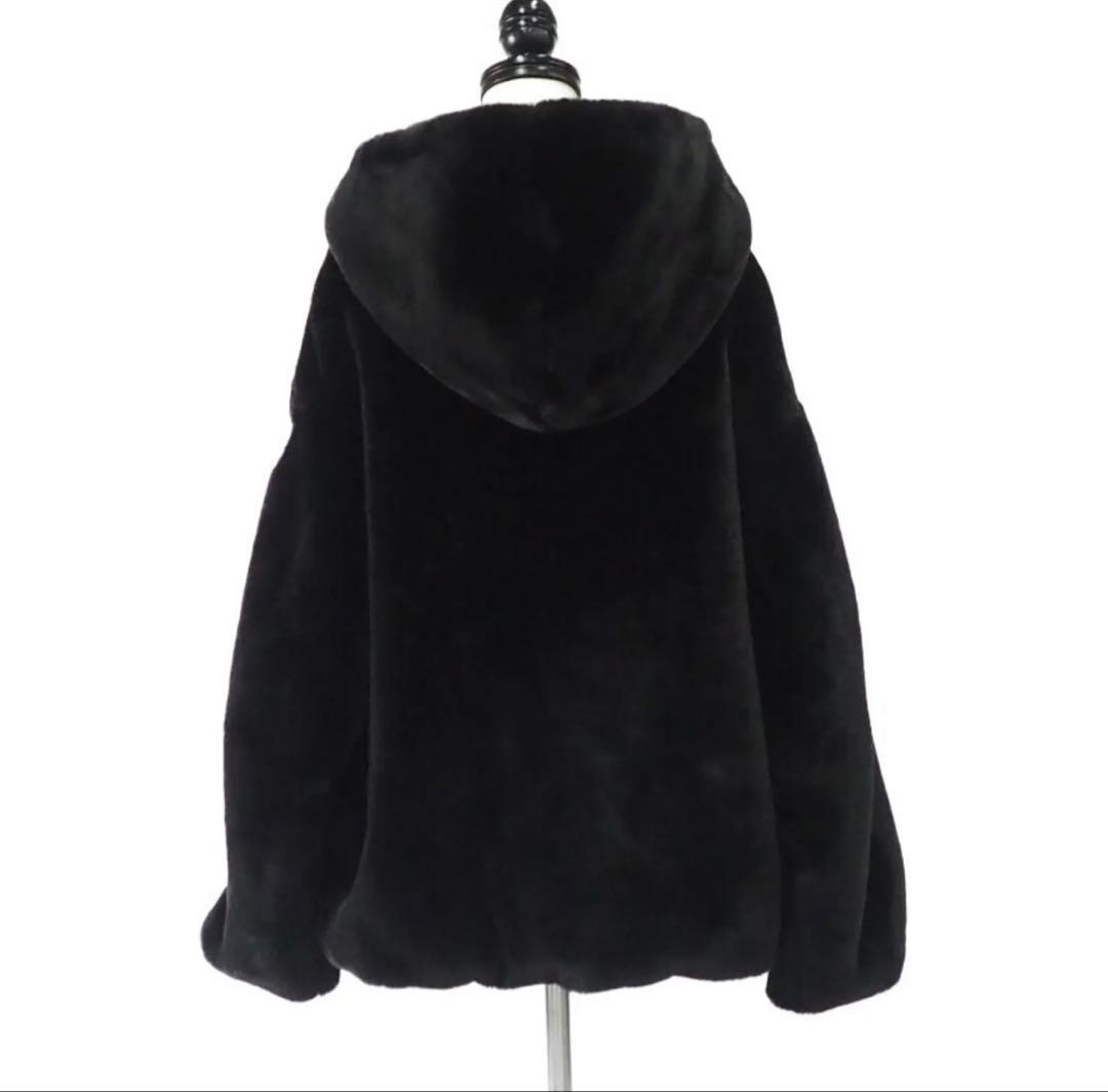 新品未使用♡TATRAS YUMOLAフード付きフェイクファーブルゾン