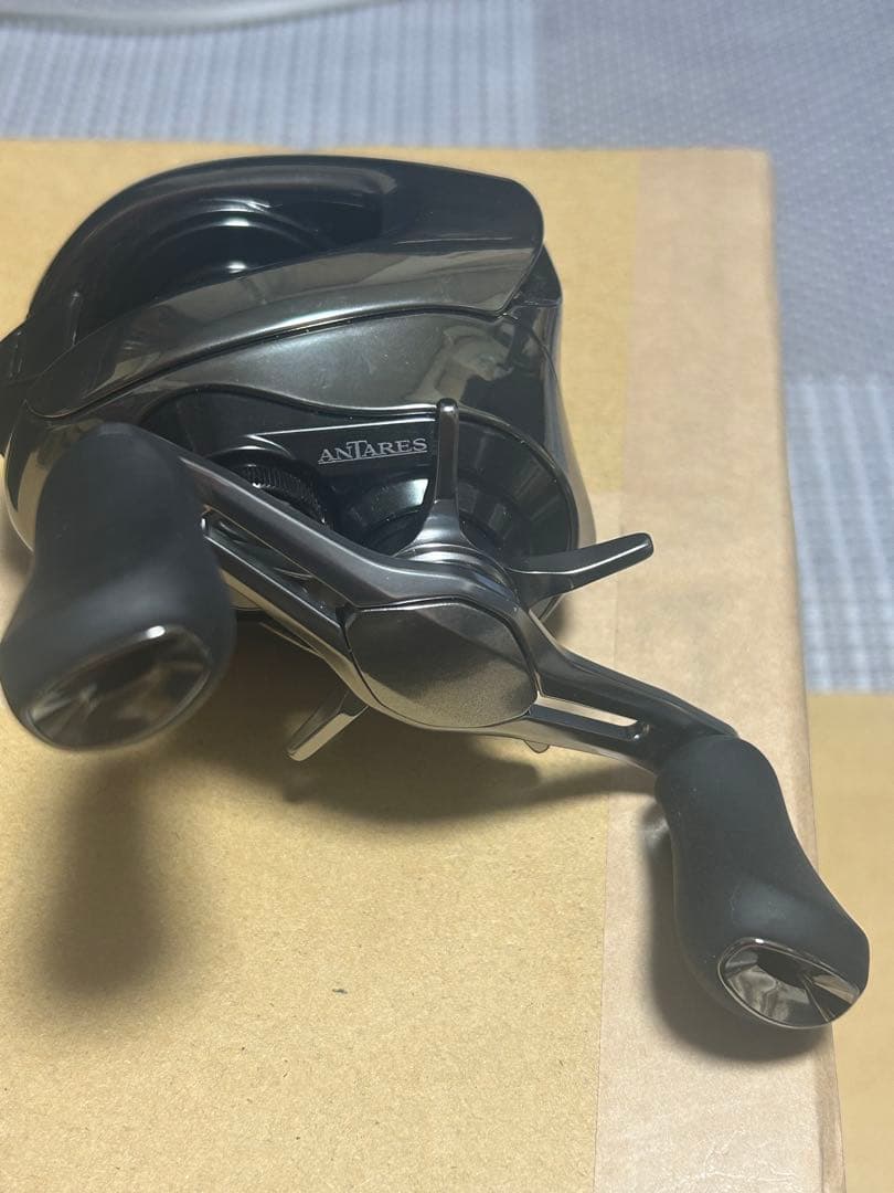 25ANTARES 100HG (右)ベイトリール シルバー