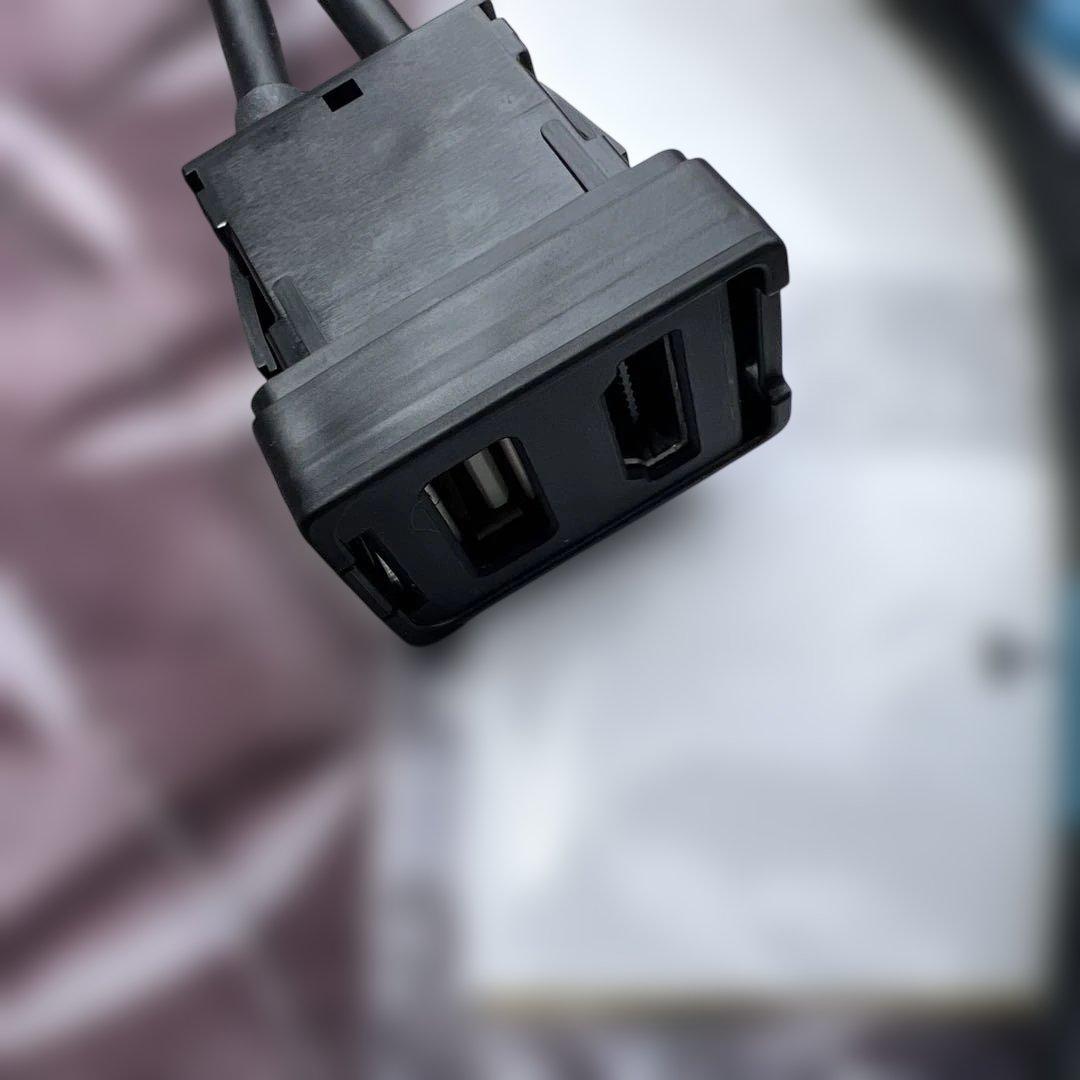 トヨタ純正 USB/HDMI入力端子　08541-00540