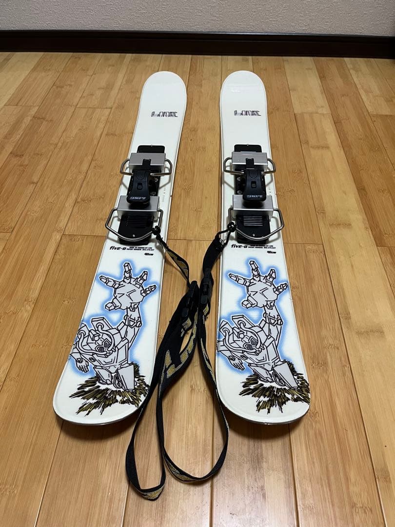 LINE five-O ショートスキー ホワイト　ロボット