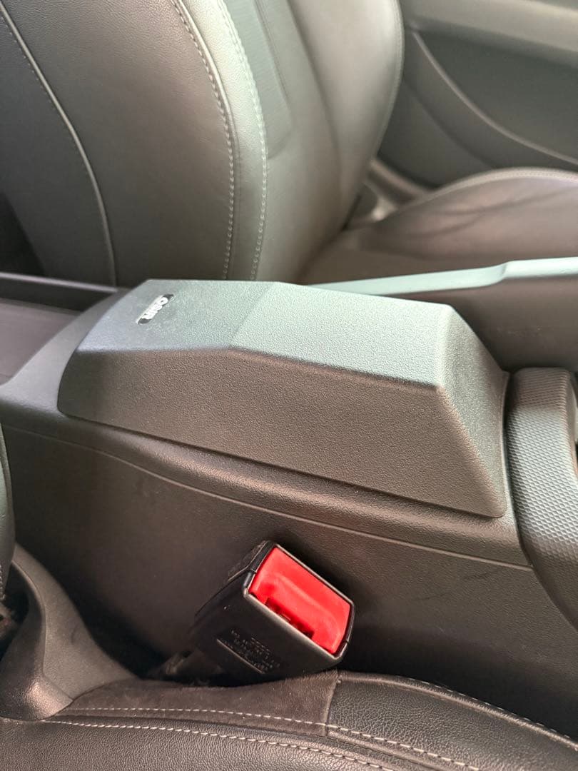 アウディTT OSIR アームレスト Audi TT/TTS/TTRS(8J)