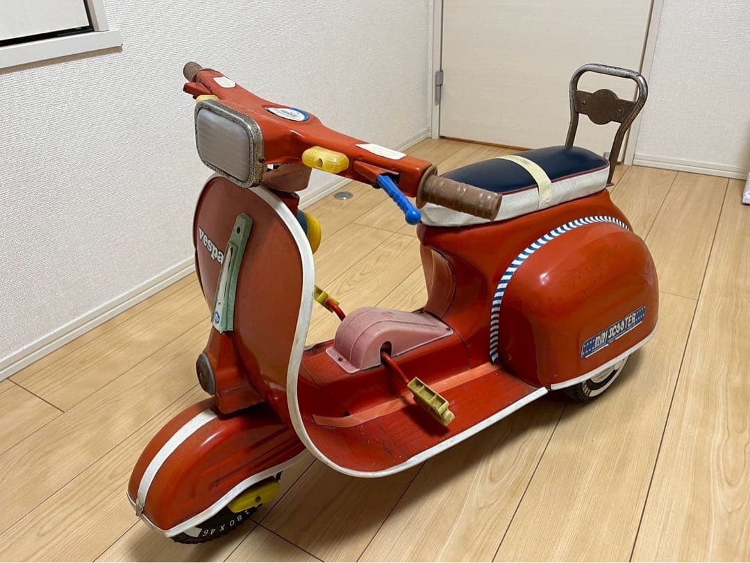 VESPA ペダル式三輪車 ブリキ玩具 置物