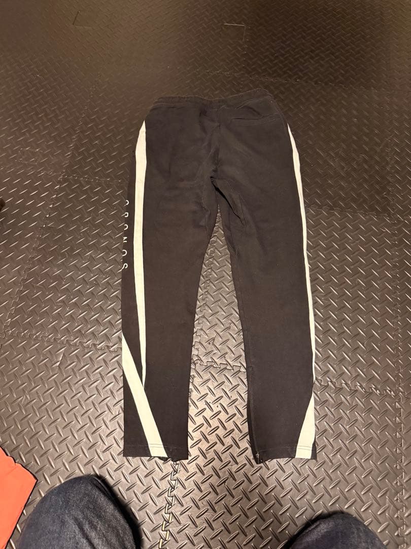 クロノス　ズボン