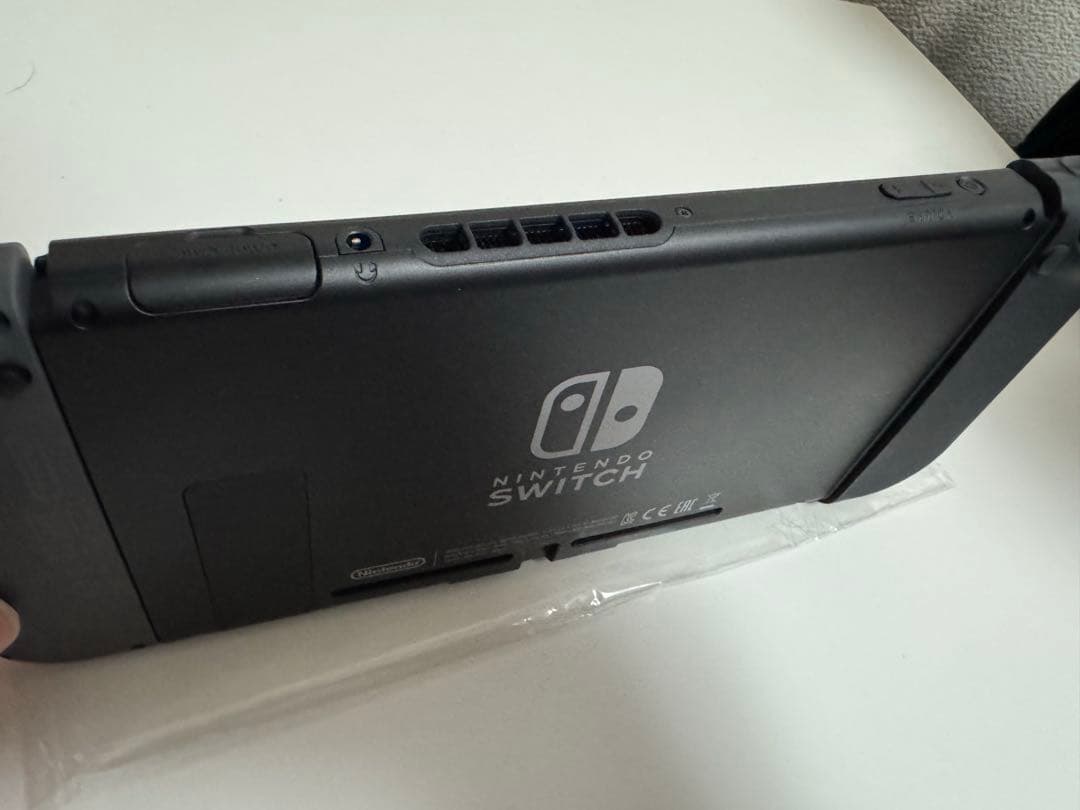 Nintendo Switch 本体グレー シリコンカバー　保護フィルム貼り済み