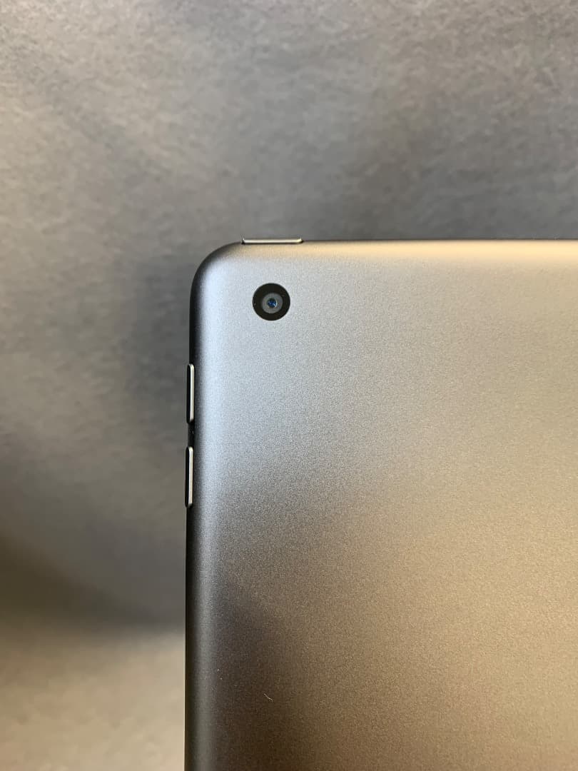 美品 iPad 第８世代 32GB Wi-Fi版 スペースグレー色