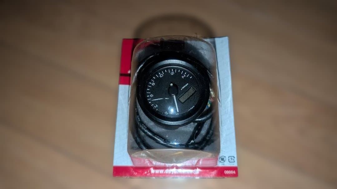 モ*ト様 DAYTONA/デイトナ★48φ電気式タコメーター・電圧計★15000