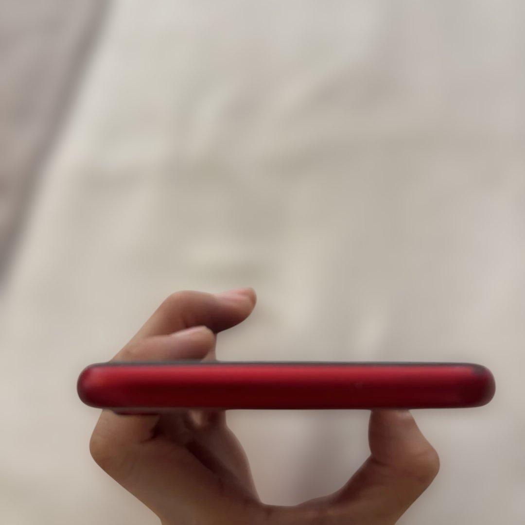 い*ご様 ［画面美品］iPhone8大きなキズなし