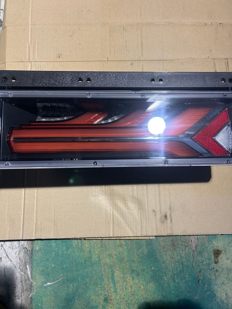 KOITO製流鏑馬テールランプ右側