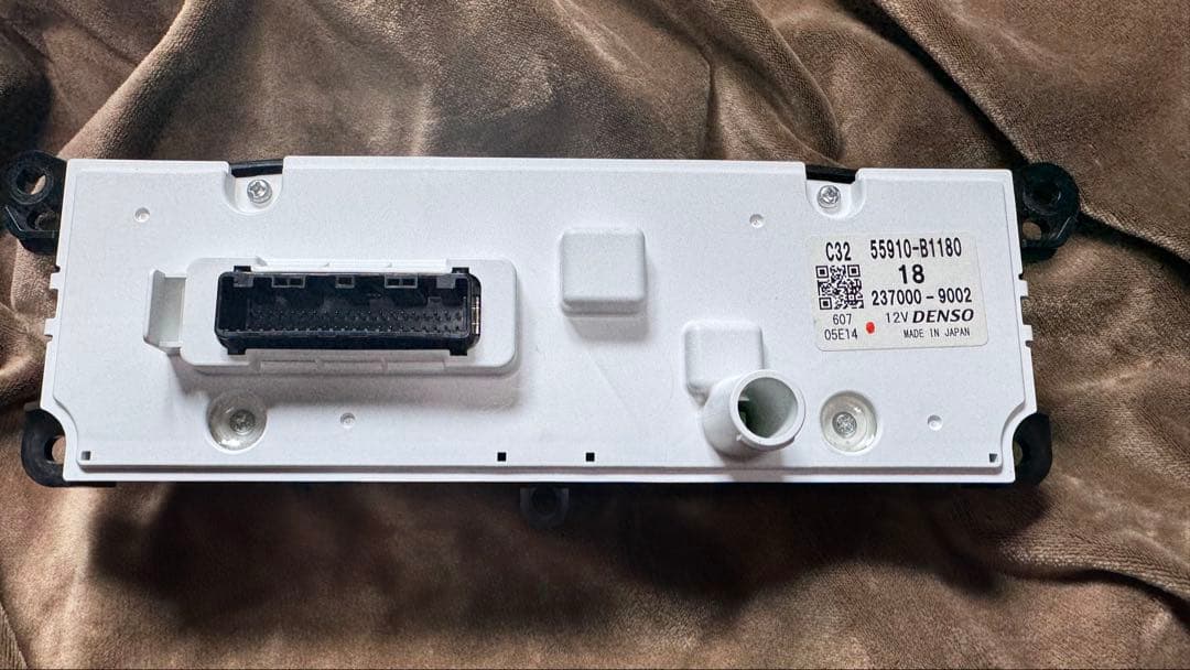 A200 ロッキー A210 ライズ レインボーLED打ち替え済みエアコンパネル