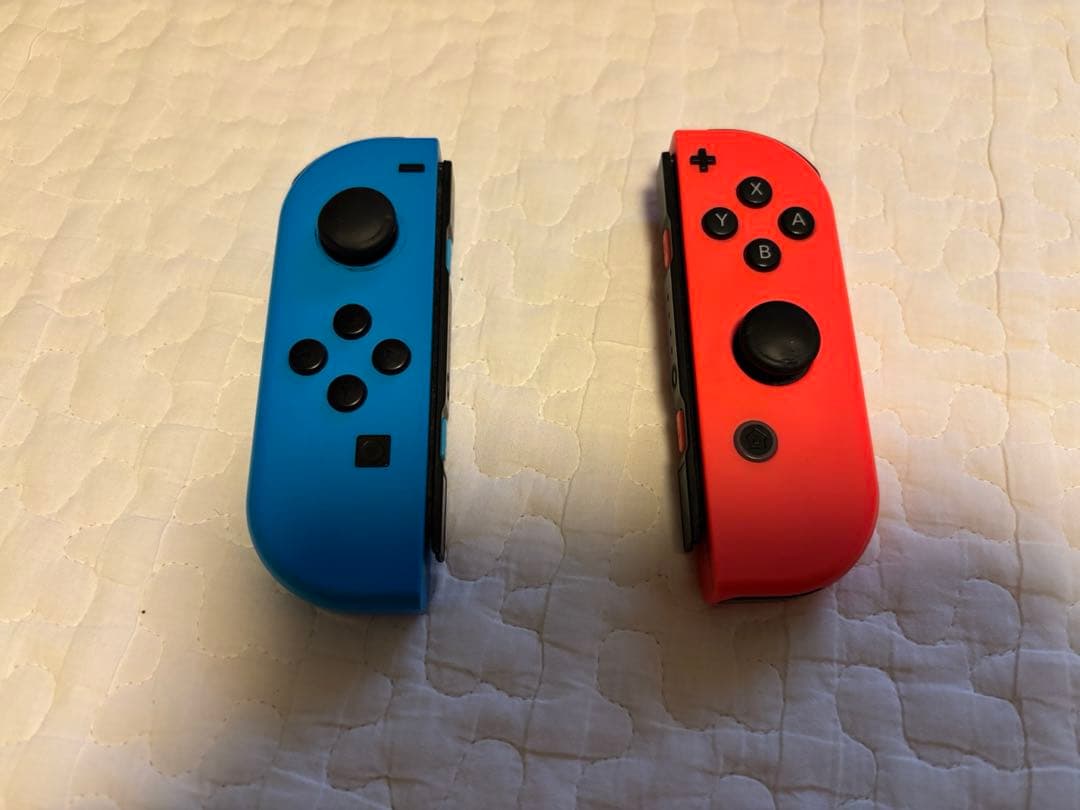 ニンテンドーSwitch 通常モデル 中古品（2022年購入・箱あり）