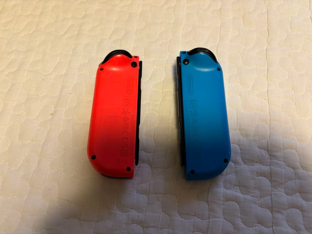 ニンテンドーSwitch 通常モデル 中古品（2022年購入・箱あり）