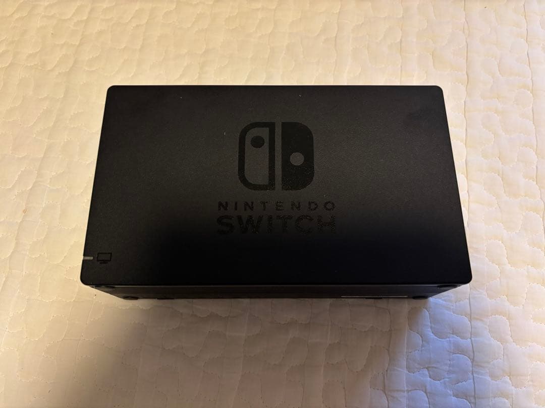 ニンテンドーSwitch 通常モデル 中古品（2022年購入・箱あり）