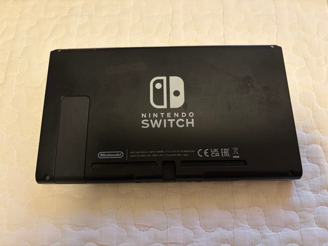 ニンテンドーSwitch 通常モデル 中古品（2022年購入・箱あり）