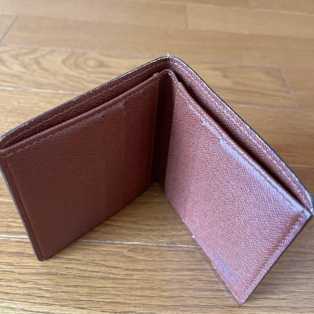 ルイヴィトン　メンズ　二つ折り財布　なし