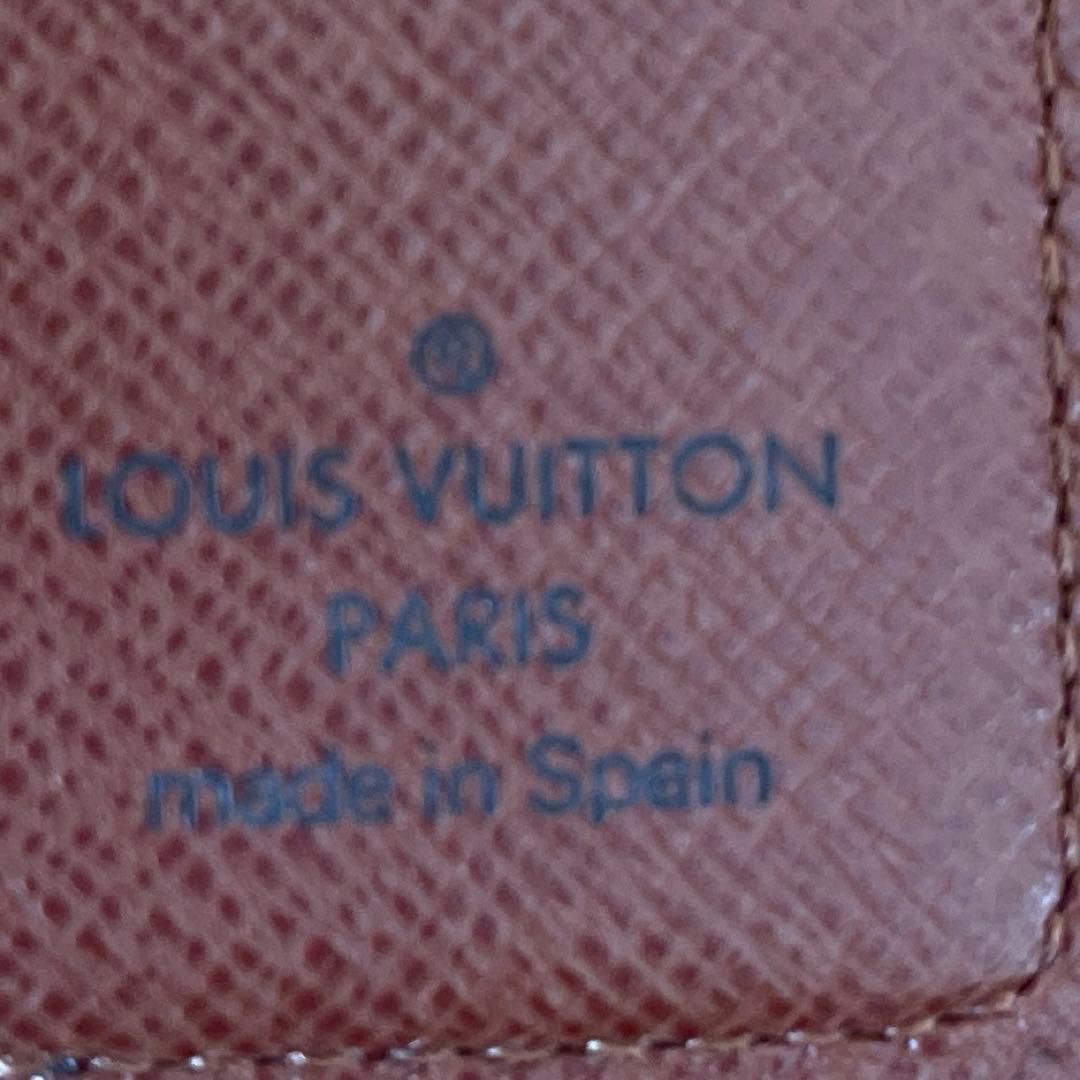 ルイヴィトン　メンズ　二つ折り財布　なし