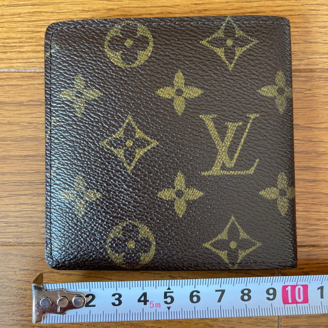 ルイヴィトン　メンズ　二つ折り財布　なし
