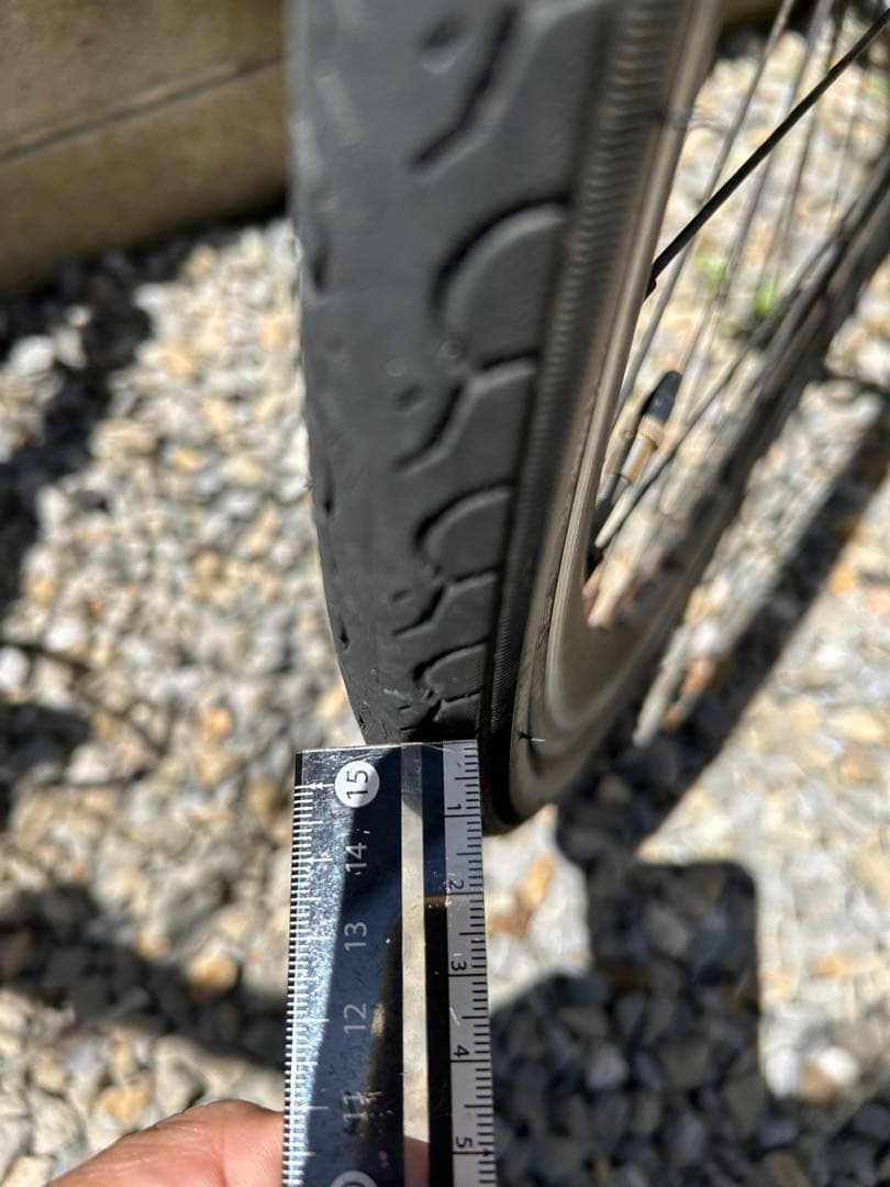 クロスバイク グレー レバー式ブレーキ