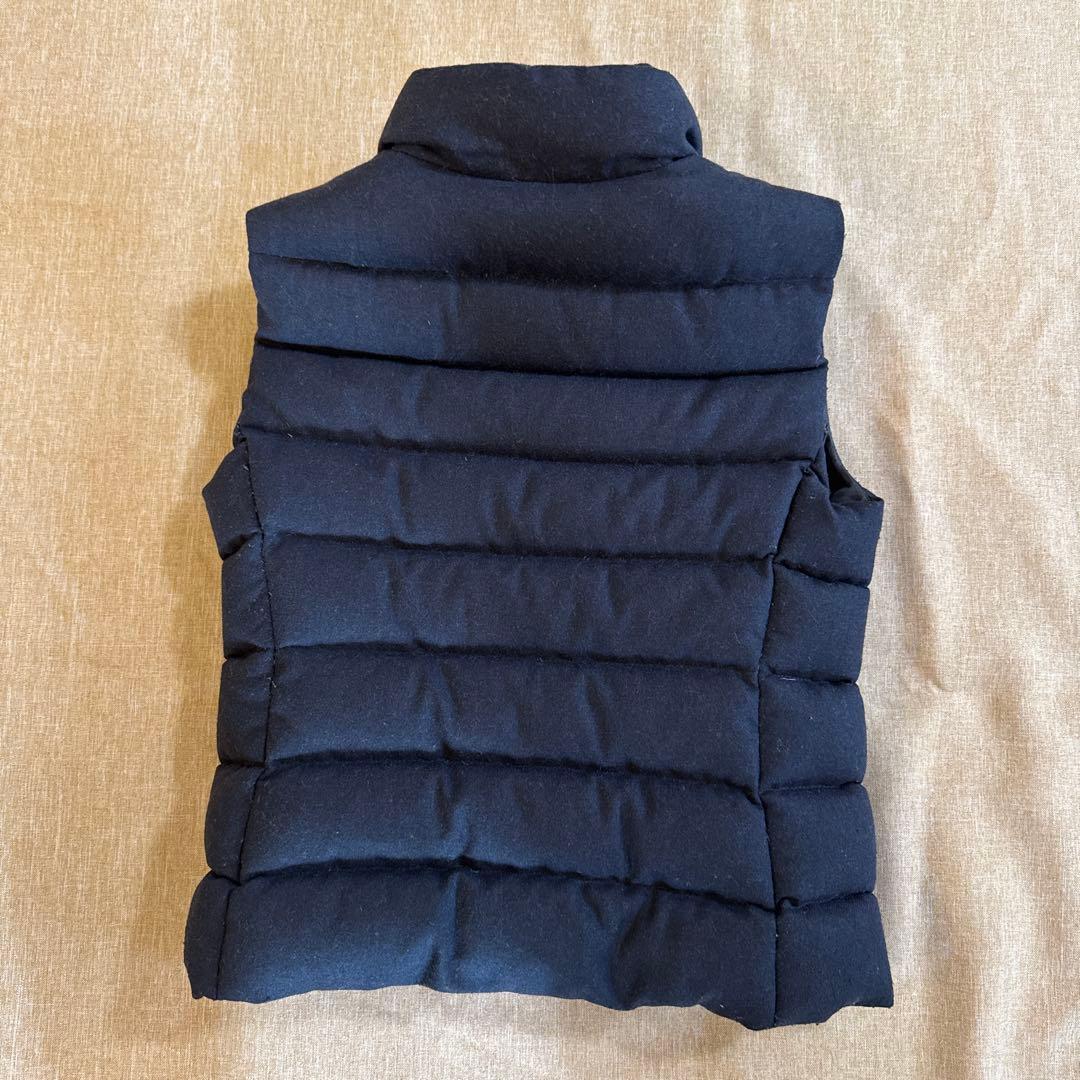 MONCLER 黒ダウンベスト
