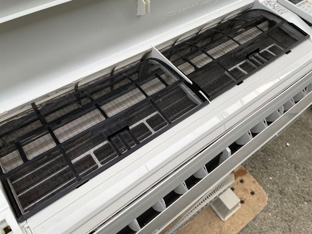 割と綺麗　Panasonic 6畳用エアコン　エオリア　CS-228CFR