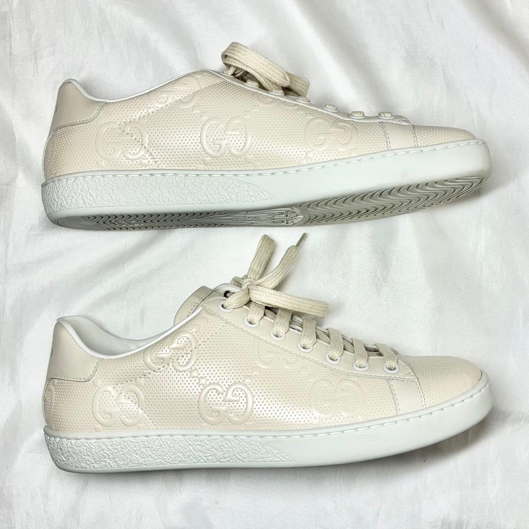 【未使用級】　GUCCI グッチ　GGエンボスロゴ　スニーカー　レディース　24