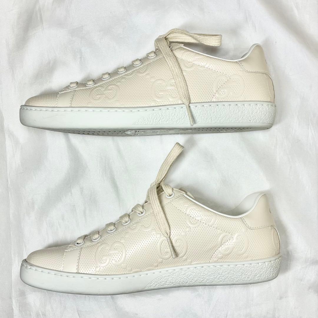 【未使用級】　GUCCI グッチ　GGエンボスロゴ　スニーカー　レディース　24