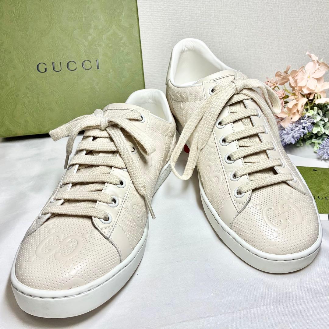 【未使用級】　GUCCI グッチ　GGエンボスロゴ　スニーカー　レディース　24