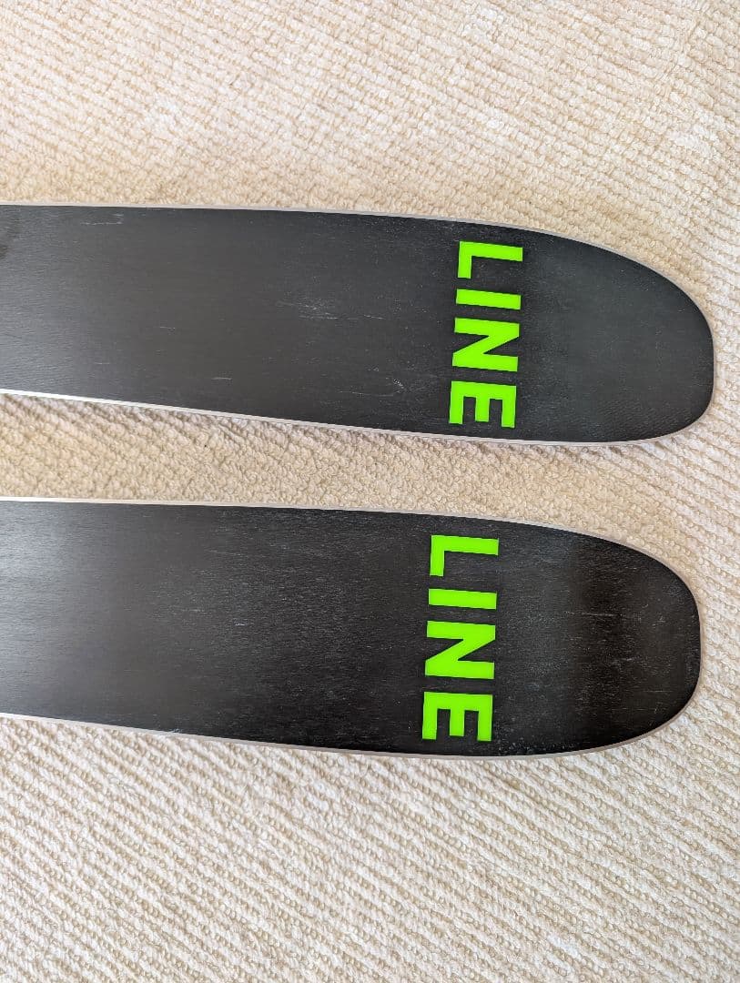 LINE2023年BLADEスキー板