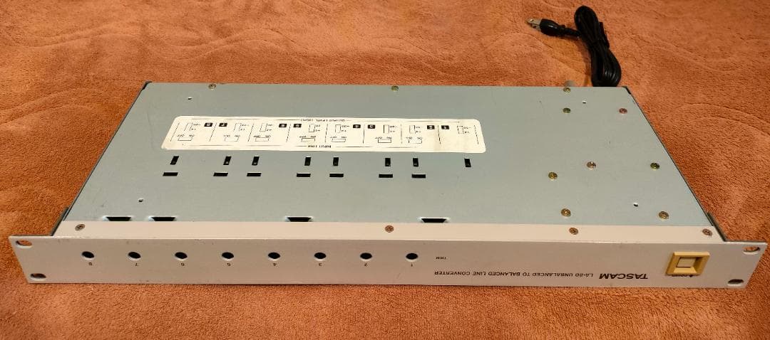 TASCAM / LA-80 アンバランス/バランス ラインコンバーター