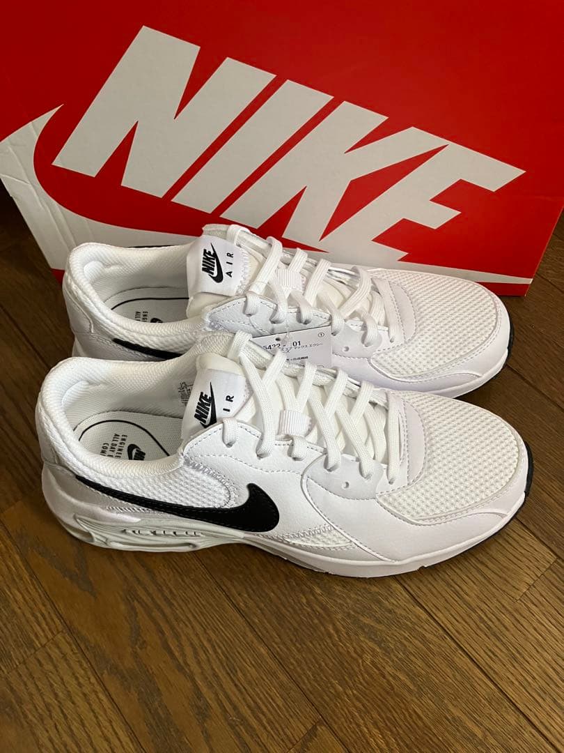 23.5cm ナイキ エアマックス エクシー ホワイト&ブラックカラー