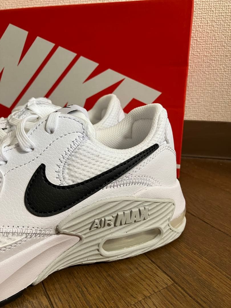 23.5cm ナイキ エアマックス エクシー ホワイト&ブラックカラー