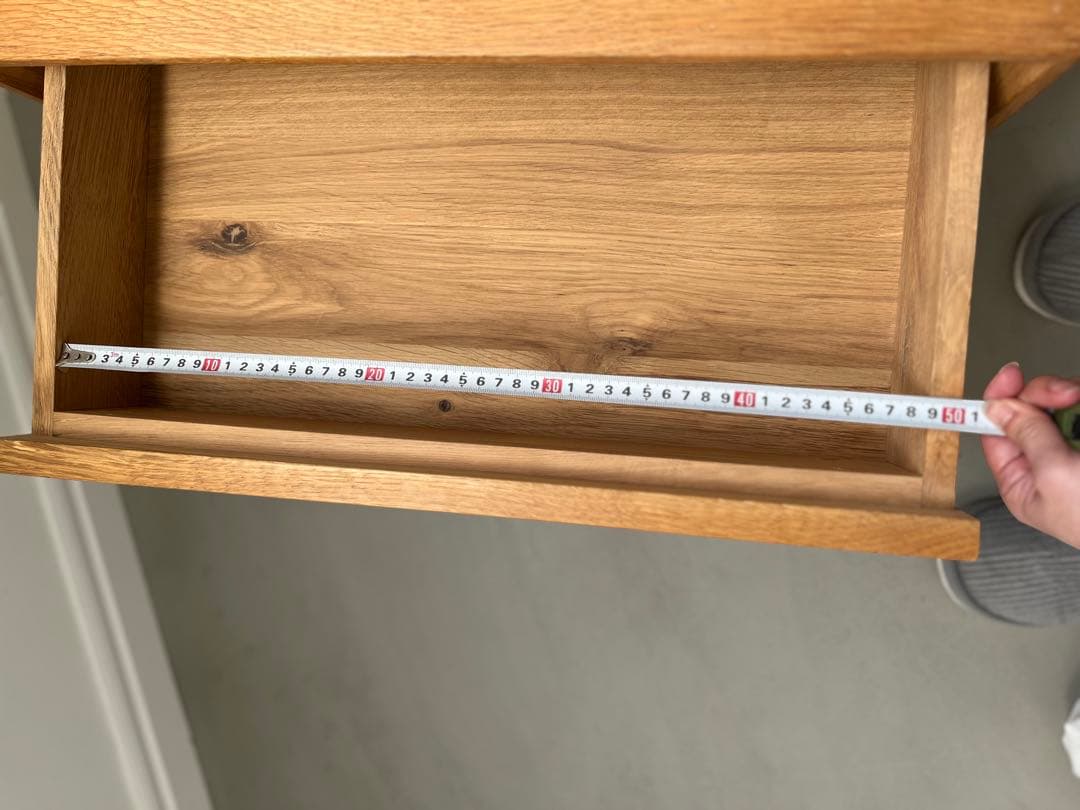 オーク無垢材の木製サイドテーブル