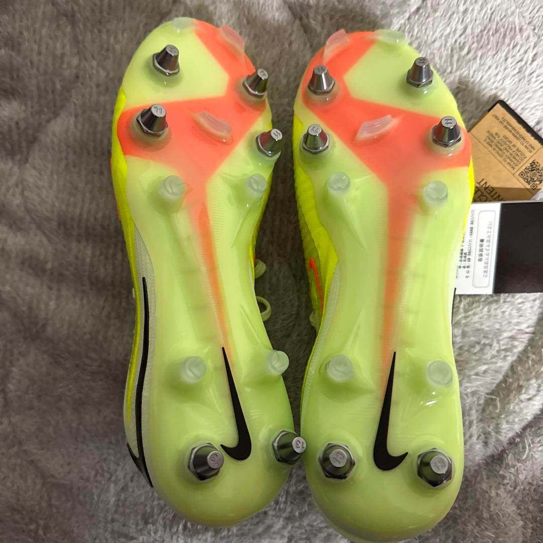 ナイキ　サッカースパイク　ファントム6 トップモデル　SG