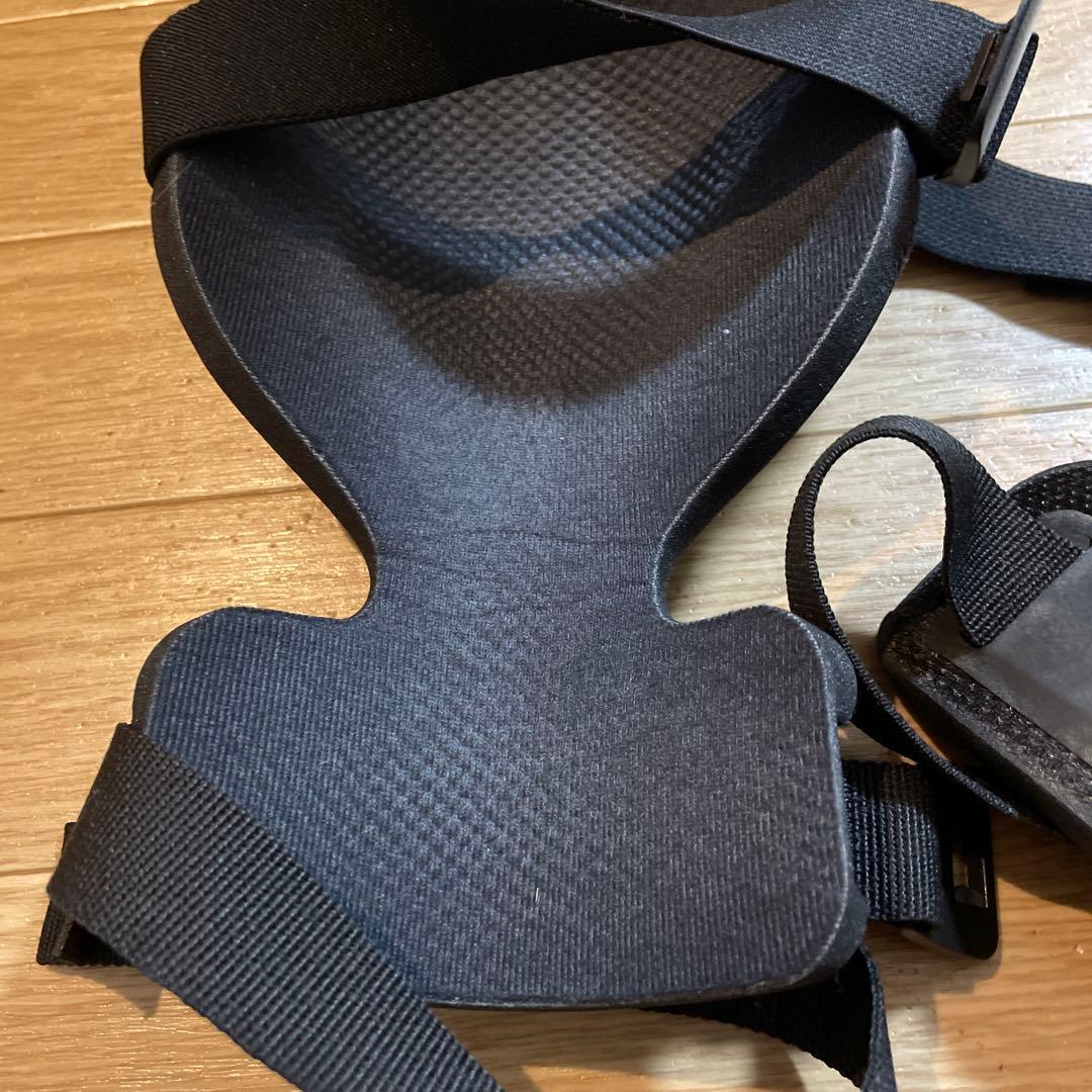 実物アークテリクスニーパッド